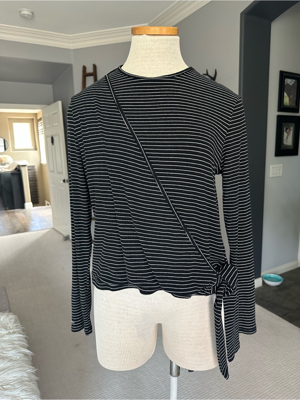 MELI Striped Long-Sleeve Tie-Side Top black and White size large
